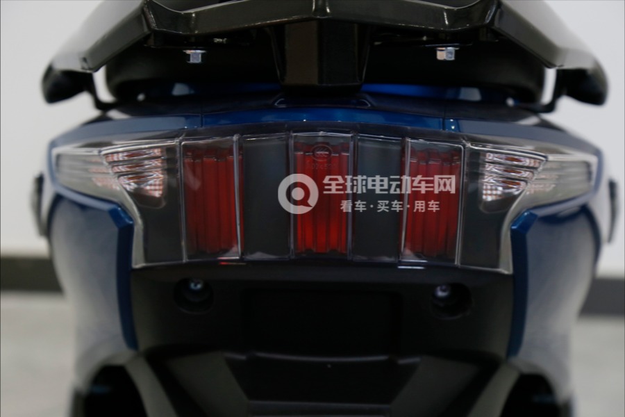 五星钻豹电动车超级豹图片