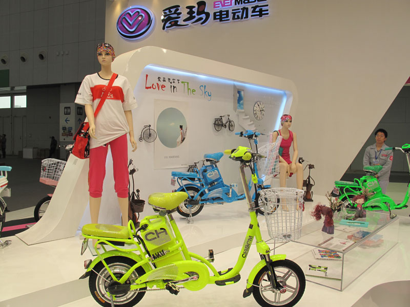 2011年天津电动车展会爱玛电动车新品
