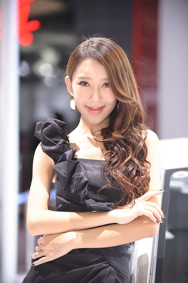 靓丽美女车模欣赏