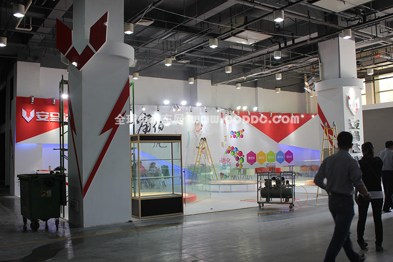 小编拍车展：2013台州电动车展会安马达电动车展台