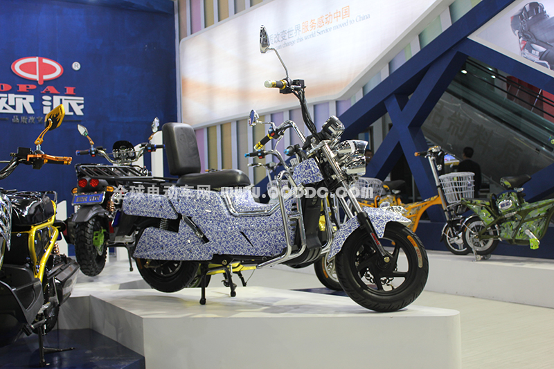 2013年台州电动车展欧派电动车新款实拍
