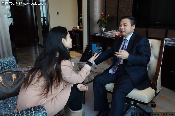天能董事长张天任两会接受媒体采访